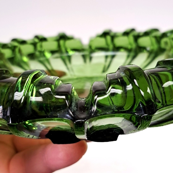 Mid-Century Modern" green 7”  "Starburst" ashtray/ trinket dish by BLENKO  USA - Picture 5 of 6